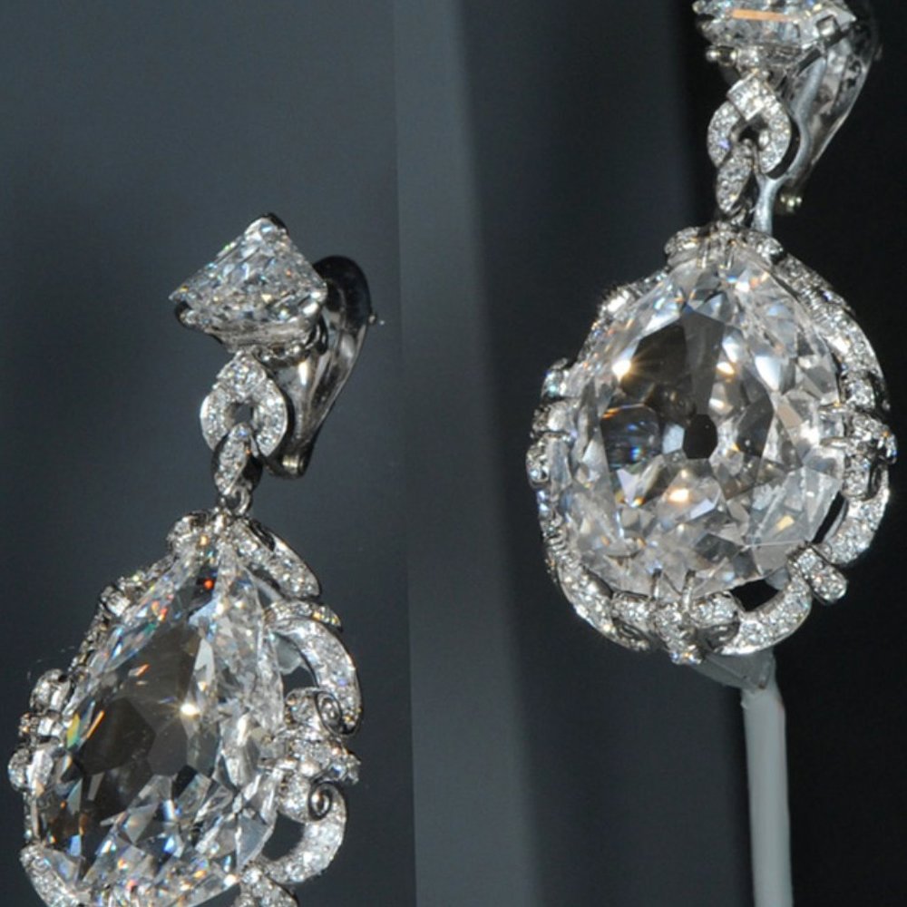 Noble Pear Zircon Elegant Drop Beautiful Earrings for Women, INDN8596 - Picture 2 of 2